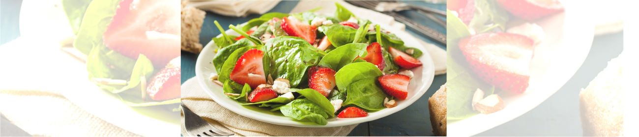 Featured image for “Salade d’été aux fraises avec vinaigrette au balsamique et sureau!”